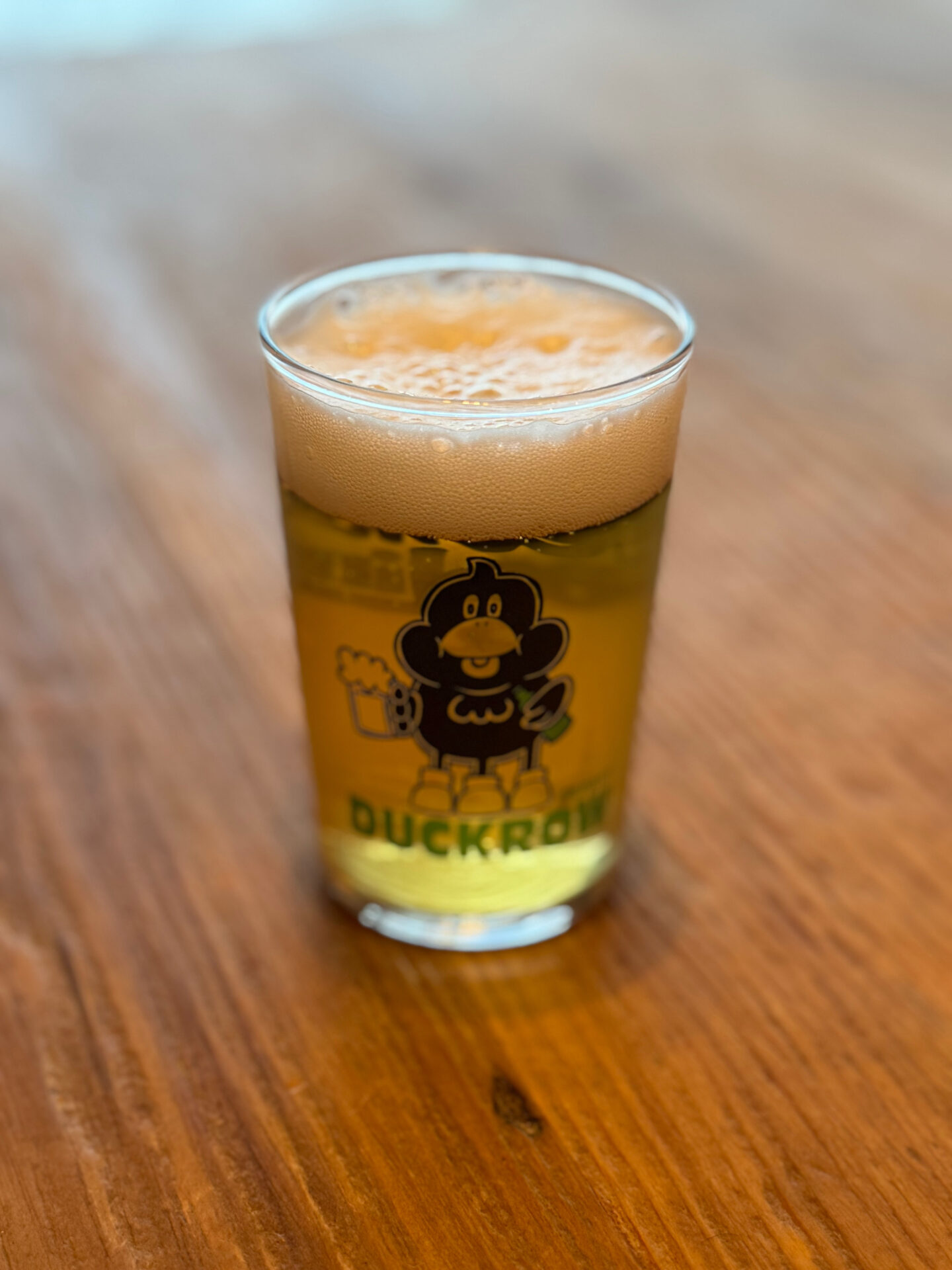 DUCKROWDEPART  BEERはGASOLINE　瓶ビールグラス